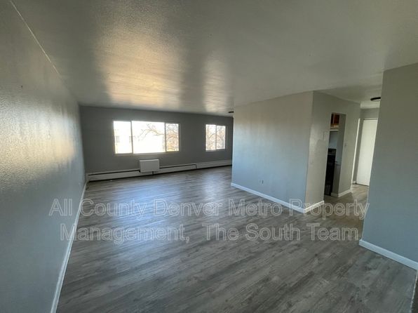 1590 Clinton St APT 202