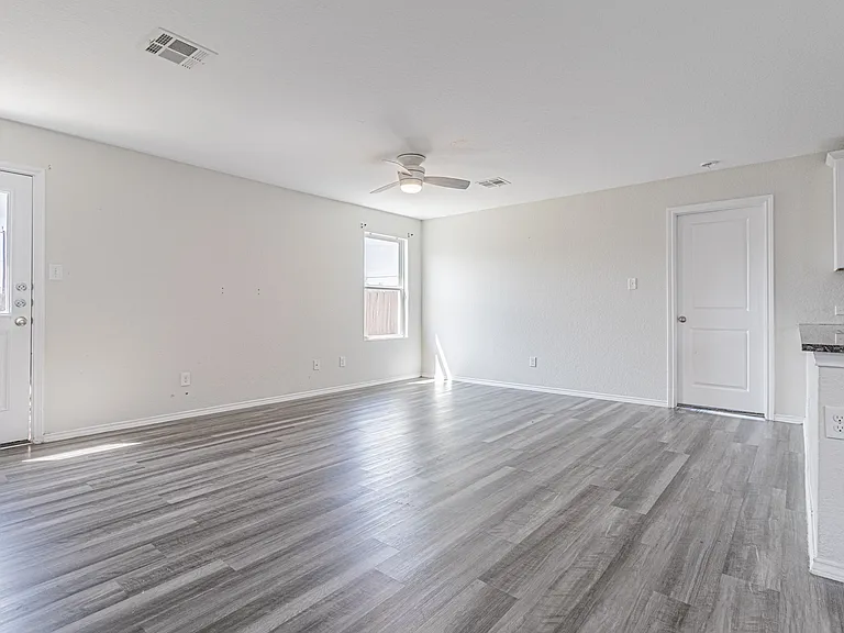 3814 Pickles Way — Photo 4
