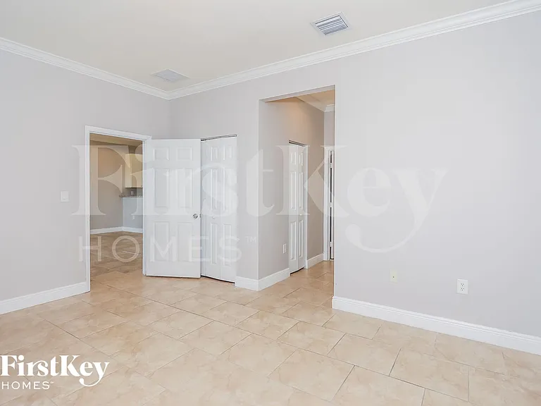 158 SE 22nd Ave — Photo 10