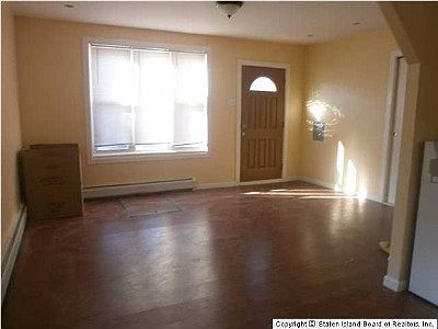 5th image of 216 Moreland St