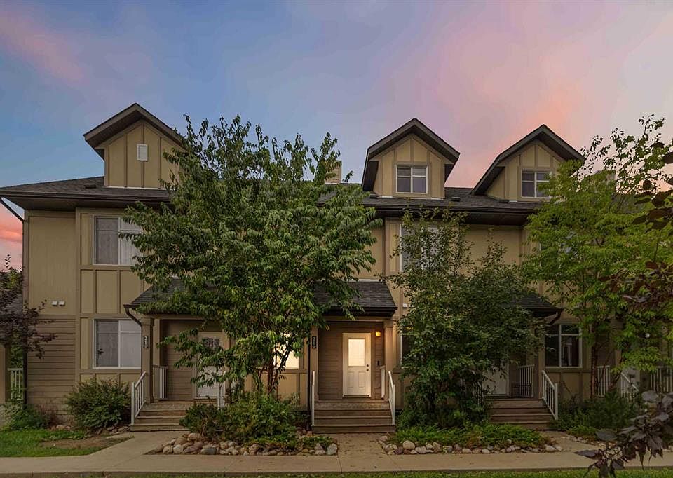 1st image of 137 SE Fontaine Cres #20
