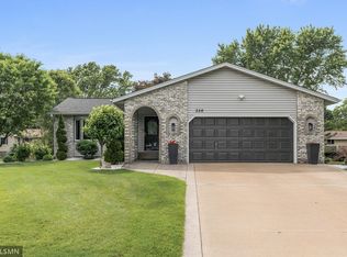 356 James Ct, Saint Paul, MN 55115