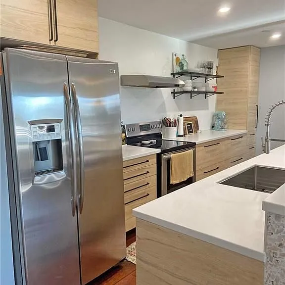 2230 Trafalgar St #325 — Photo 8
