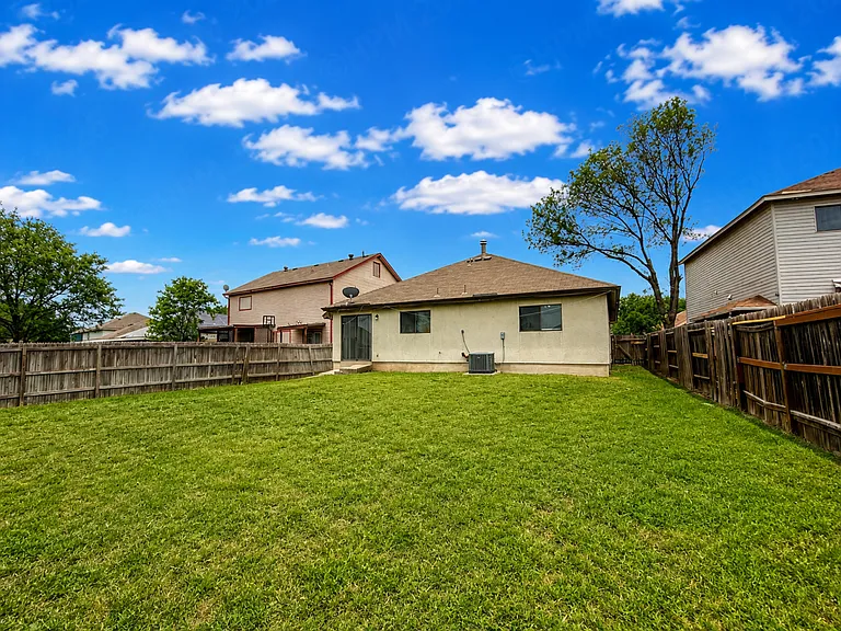 6439 Beech Trl — Photo 13
