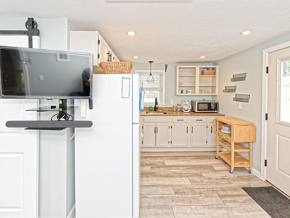 Hideaway Village Apartments Buzzards Bay, MA Zillow