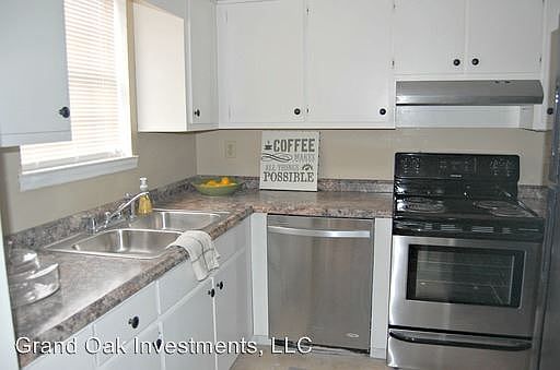 2nd image of 207 Hillsboro Ln