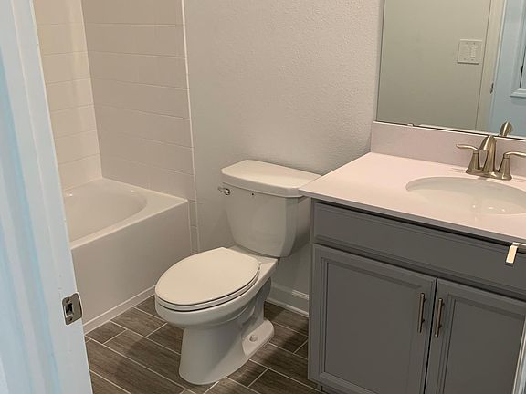 4th image of 2868 Camden Way