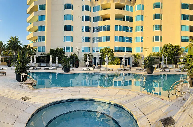 400 S Pointe Dr #307 — Photo 13