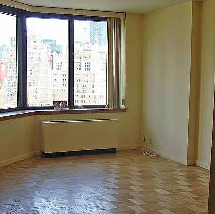 3rd image of 415 E 37th St APT 29K