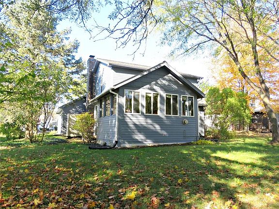 3rd image of 551 Countess Dr
