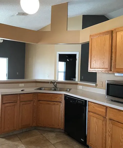 4128 Stonefield Dr — Photo 6