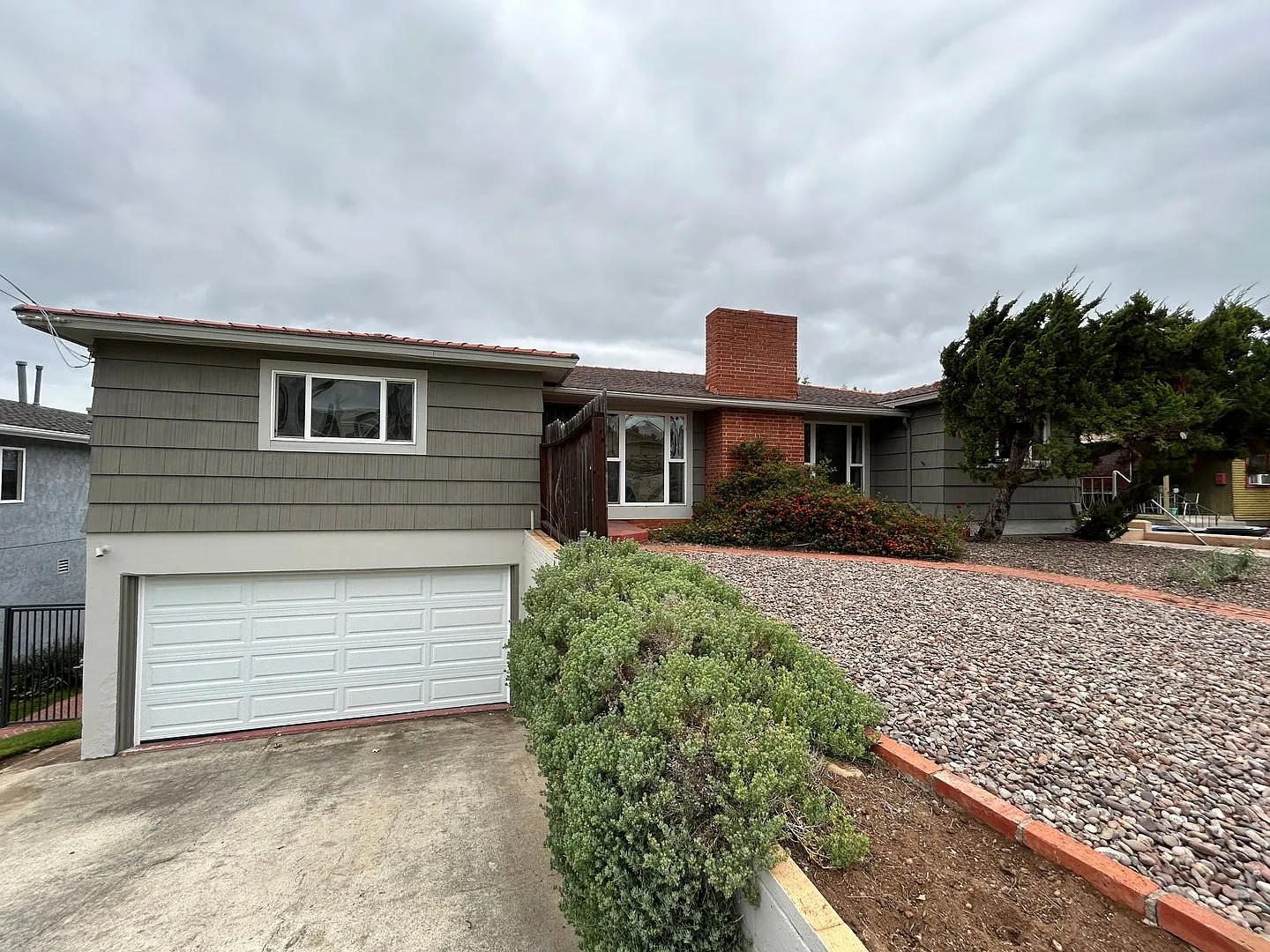 5 Bedroom, 3 Bath in College Area!! — Photo 1