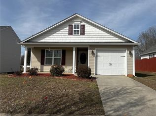 5646 Harrington Village Dr, Winston Salem, NC 27105
