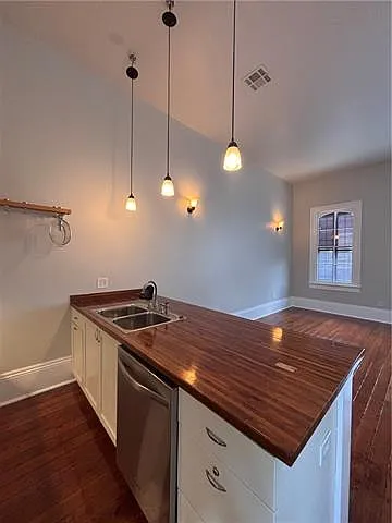 3 bed, 2.0 bath, 1125 sqft, $2,199 — Photo 4