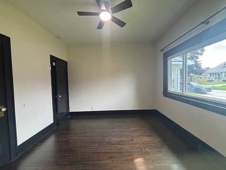 1127 Lincoln Dr — Photo 13