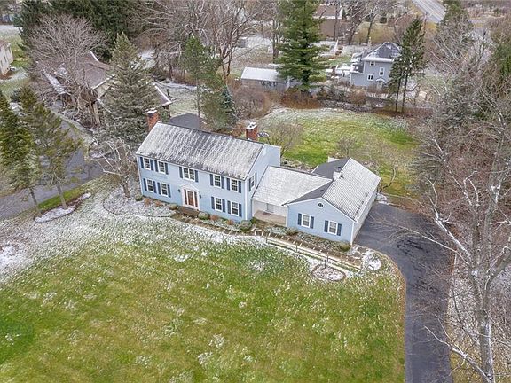 3rd image of 3 Hastings Cir