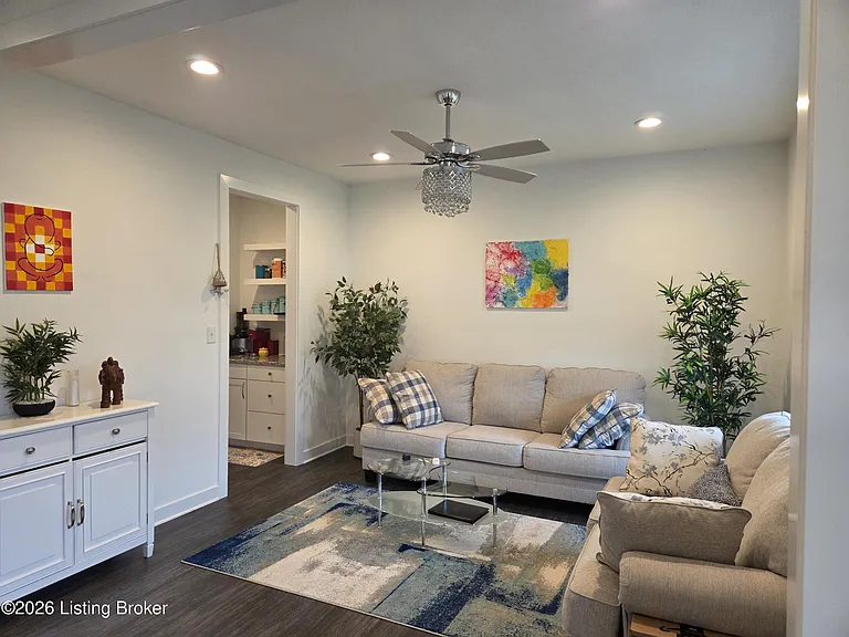 10325 Truman Way — Photo 4