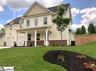 478 Silver Thorne Dr, Wellford, SC 29385