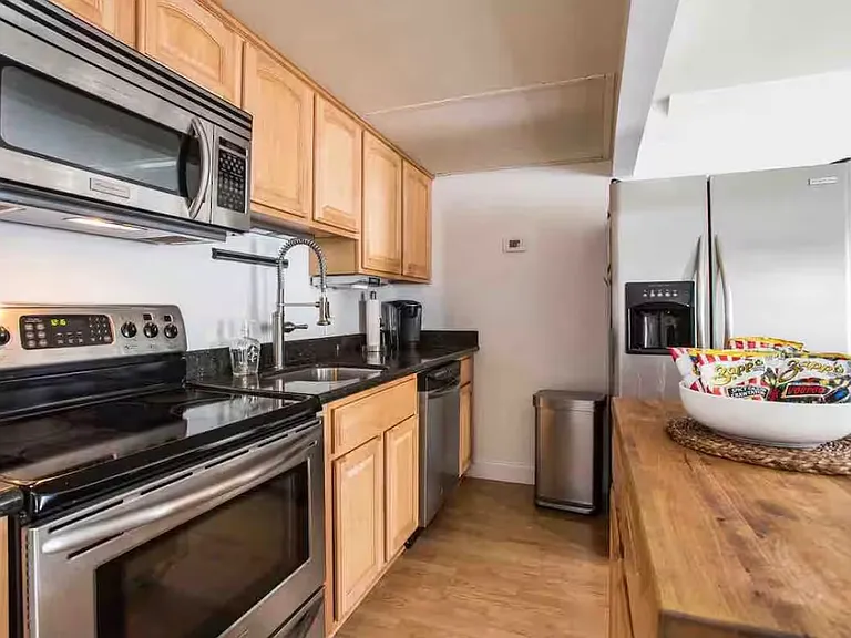 1629 Toledano St #103 — Photo 7