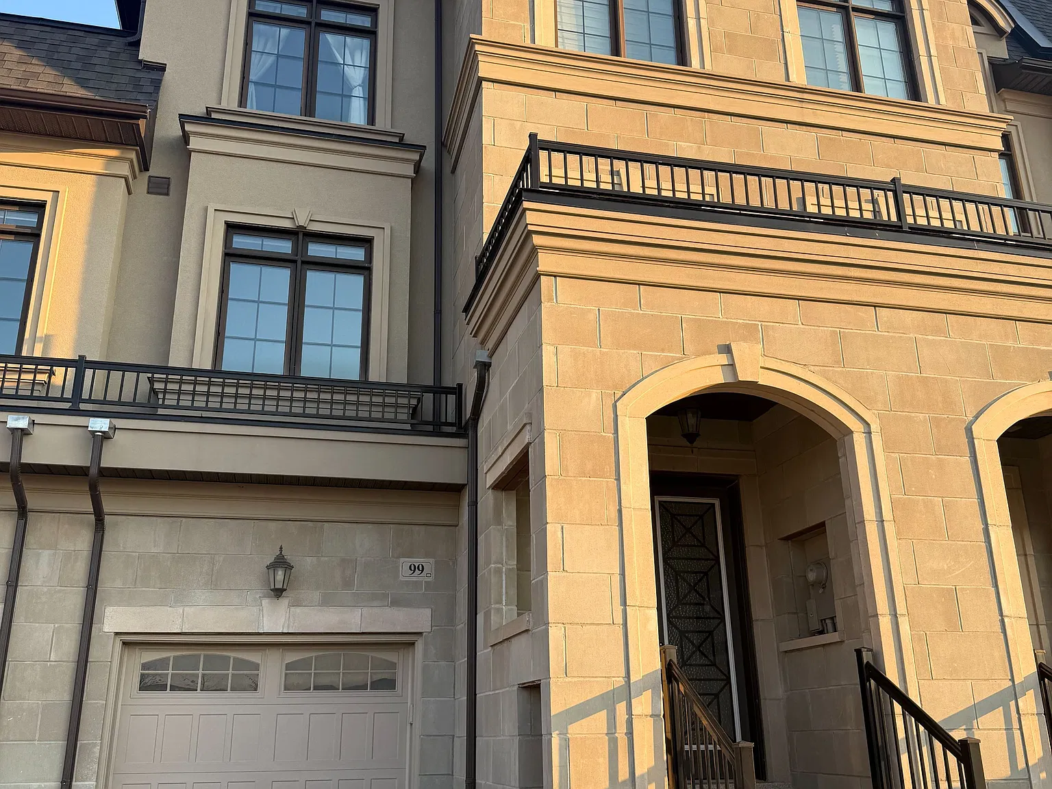 5 bed, $3,950 — Photo 1