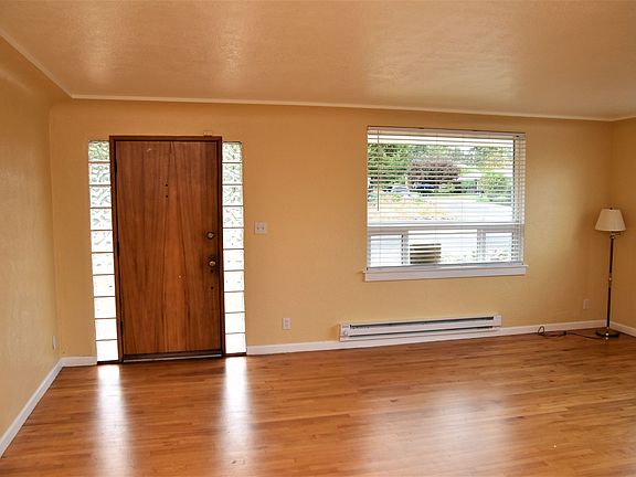 3rd image of 3303 Vista Pl W