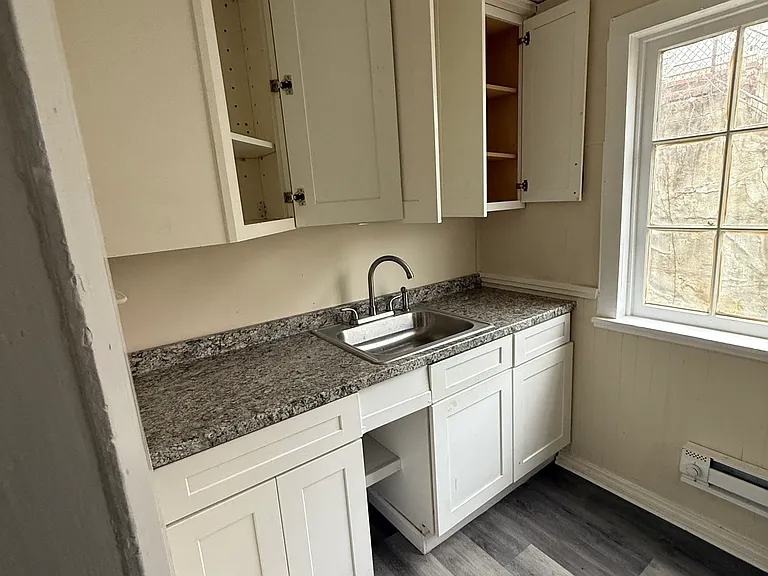 2502 S 5th St — Photo 5