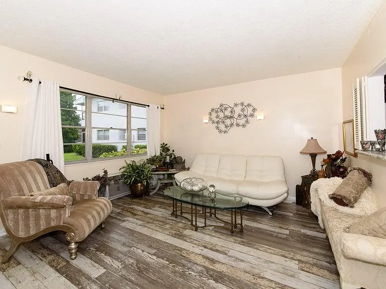 59 Bedford Ct #C — Photo 2