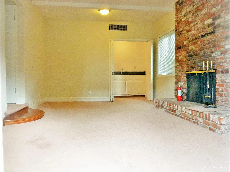 711 Prospect Row #5 — Photo 5