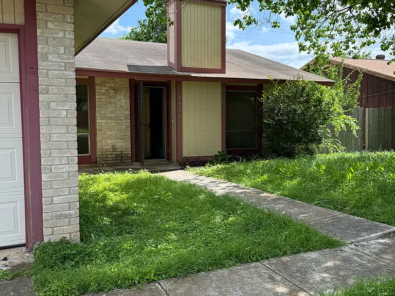 5926 Misty Lake St — Photo 1