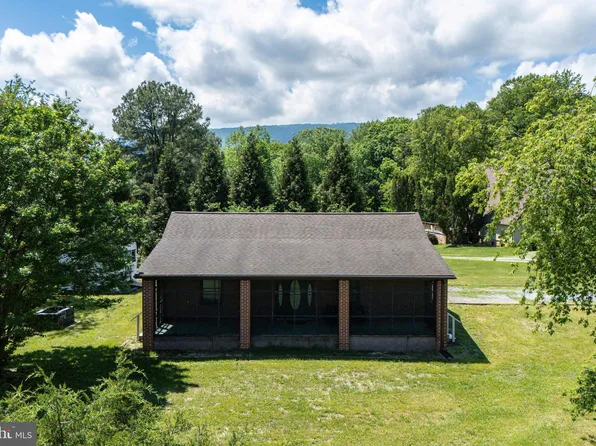 143 Woodland Ct, Luray, VA 22835