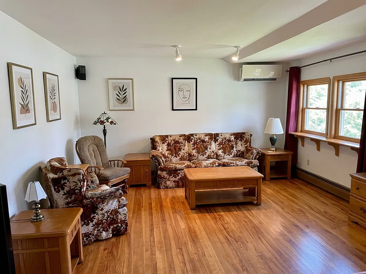 3 bed, 1500 sqft, $1,950 — Photo 2