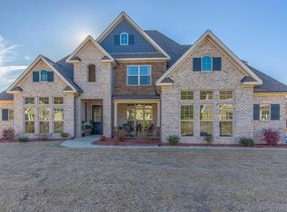 14811 Commonwealth Dr, Athens, AL 35613