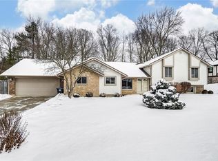 1095 Ambridge Rd, Dayton, OH 45459