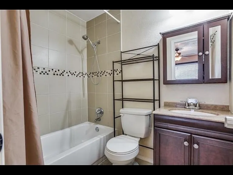 1001 E Peters Colony Rd — Photo 4