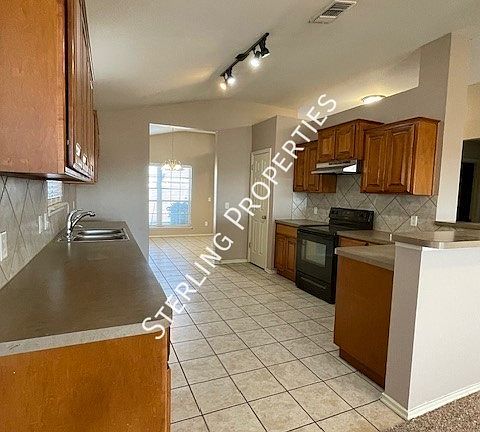 3rd image of 18309 Piedra Dr