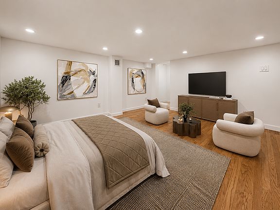 2nd image of 184 Thompson St APT 5V