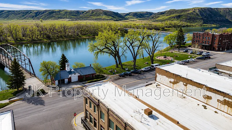 1 bed, 1.0 bath, 519 sqft, $975 — Photo 2