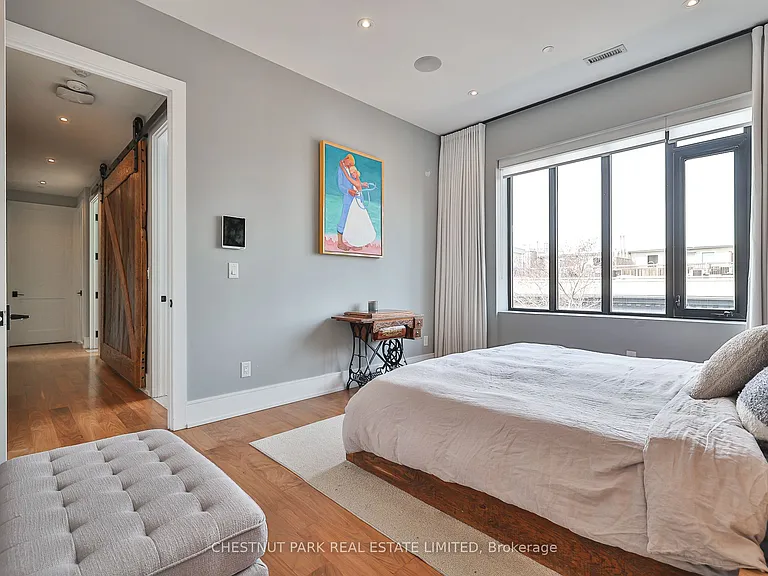 540 College St #Penthouse 2 — Photo 17