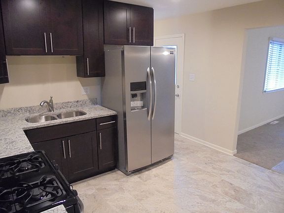 4th image of 5401 N Highland Dr