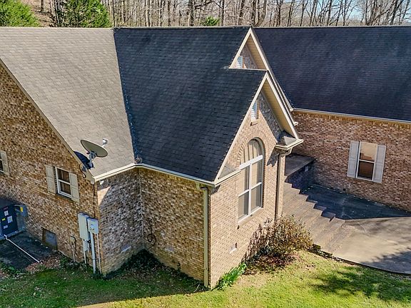 3rd image of 410 Britton Hollow Rd