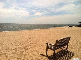 1000 Fanning Rd, New Suffolk, NY 11956