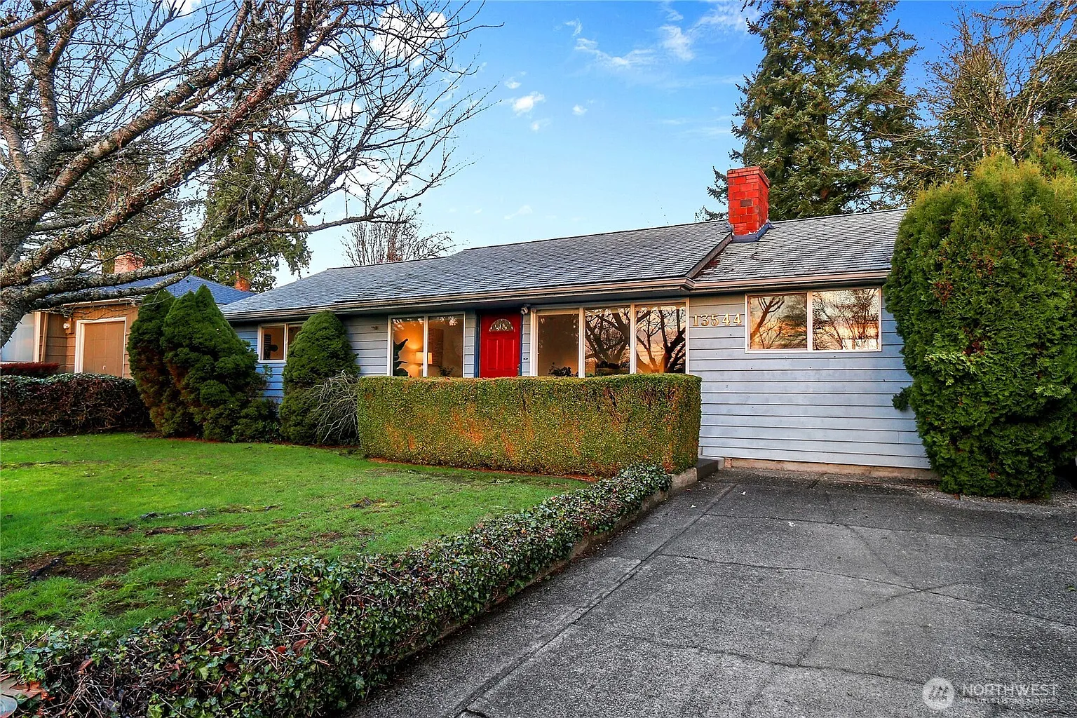 13544 37th Ave NE photo 1