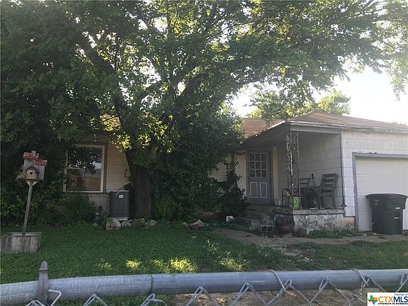 2nd image of 901 Conder St