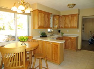 6680 Middlebrook Blvd, Middleburg Heights, OH 44130