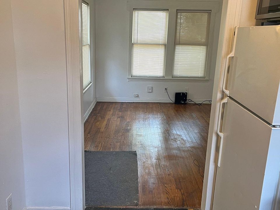 1st image of 854 Wakefield Dr #1/2