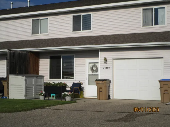 2104 14th St NW, Minot, ND 58703