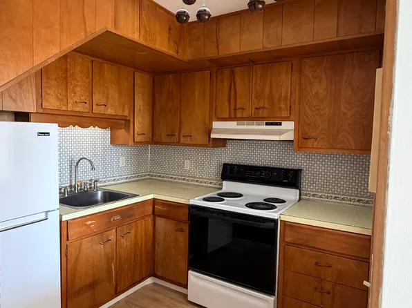 1644 Broad St APT A1, Providence, RI 02905