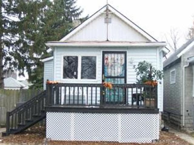 1st image of 558 Douglas Ave