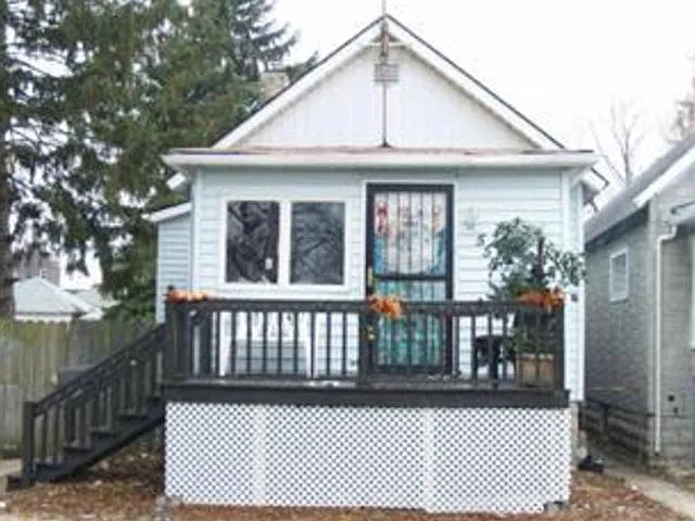 558 Douglas Ave photo 1