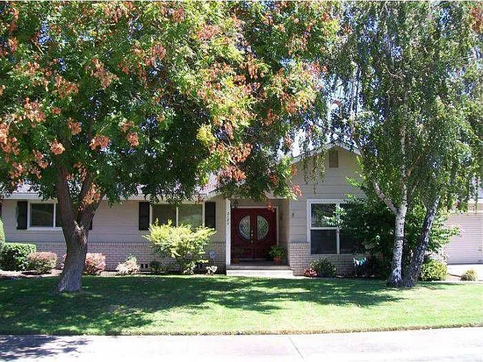 2180 Carleton Dr photo 1